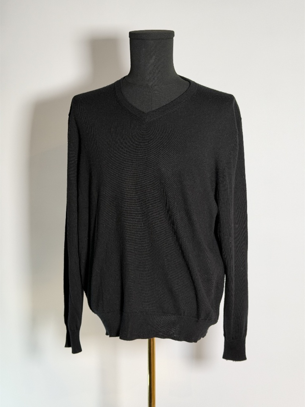 Jos. A. Bank Traveler Collection Merino Wool Washable V-Neck Sweater Black XL